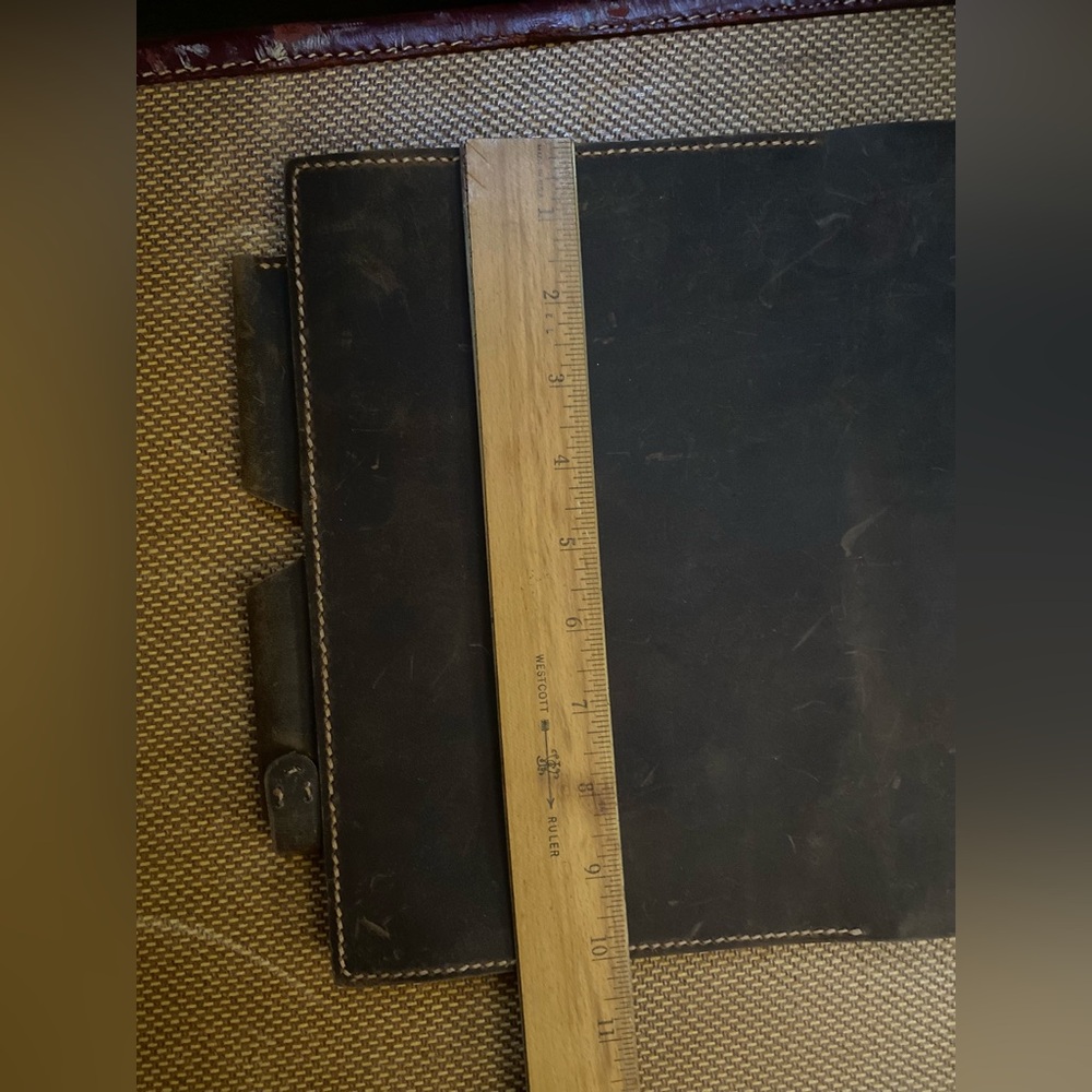 Leather case - Picture 12 of 16